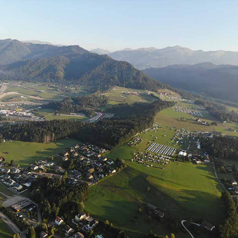 Campeggio con vista sulle montagne | Campeggio e hotel con la miglior valutazione | F1 & MotoGP | Red Bull Ring | Spielberg - Austria
