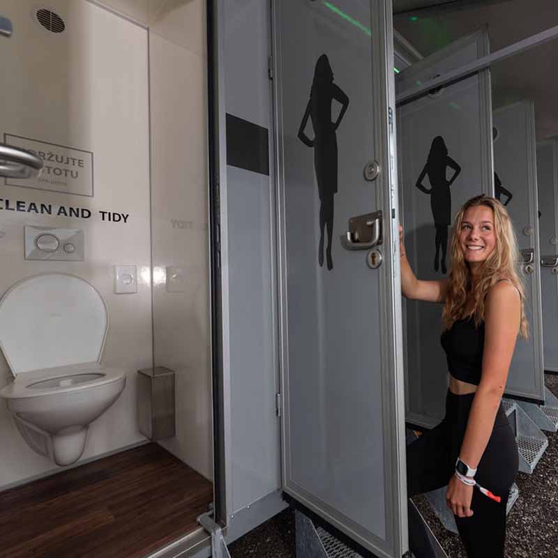 Čisté a uklizené luxusní toalety | Oficiální kemp a hotel | Emilia-Romagna | Autodromo Enzo e Dino Ferrari | WEC 6 hodin Imola