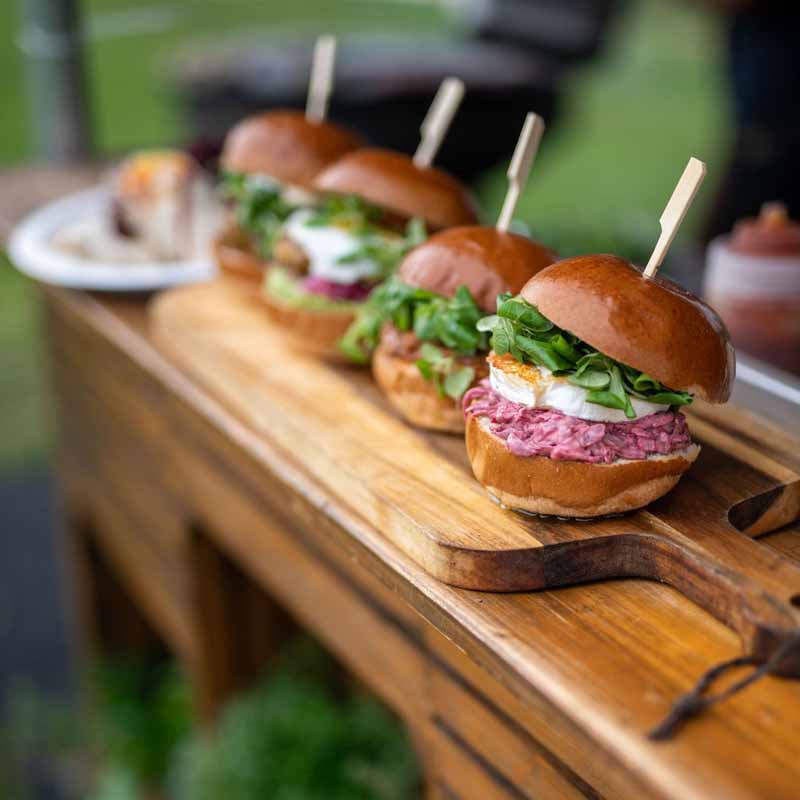 Nejlepší chutnající burgery během GP | Oficiální kemp a hotel | Emilia-Romagna | Autodromo Enzo e Dino Ferrari | WEC 6 hodin Imola