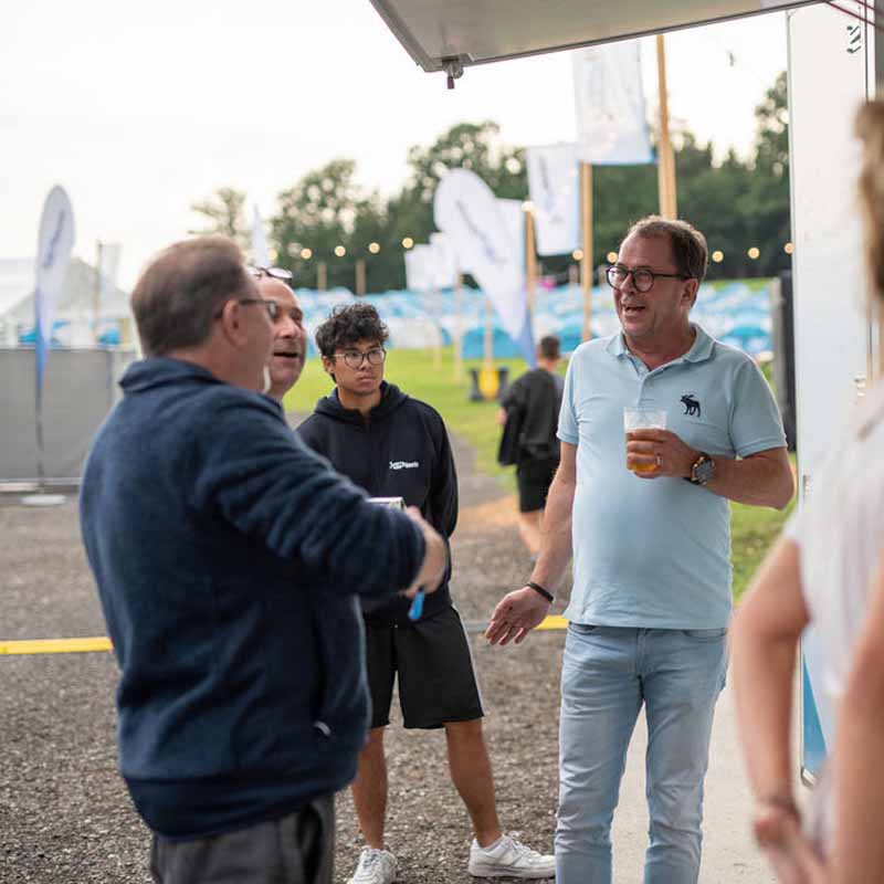 Přátelský personál Gptents | Oficiální kemp a hotel | Emilia-Romagna | Autodromo Enzo e Dino Ferrari | WEC 6 hodin Imola